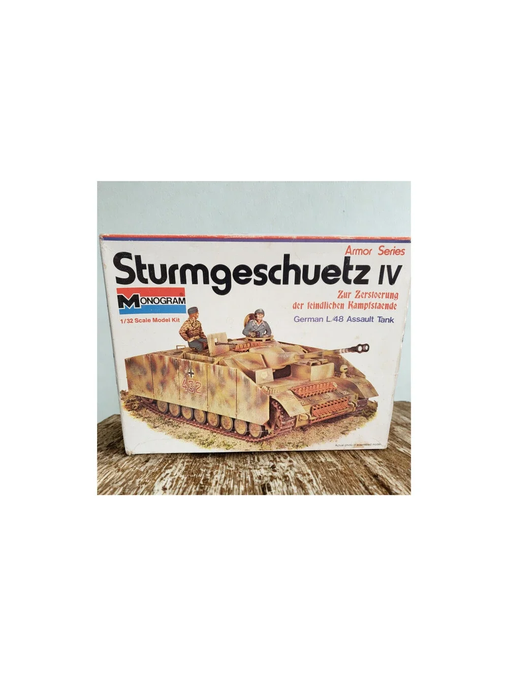 Vintage Monogram Sturmgeschuetz IV 1/32 Armor Series Vehicle 1972 WW II